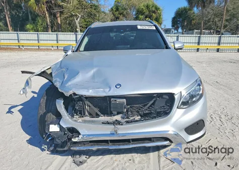 2016 Mercedes-Benz Glc 300 z USA, uszkodzony, nr VIN WDC0G4JB4GF063459